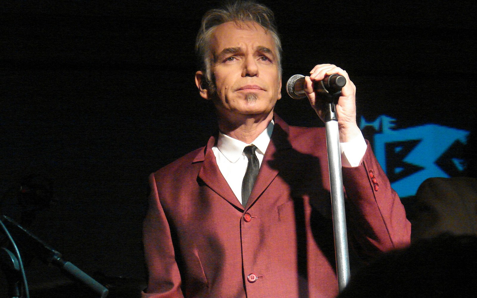 Billy Bob Thornton as Gary Gaines on the sideline in a production still from the 2004 film